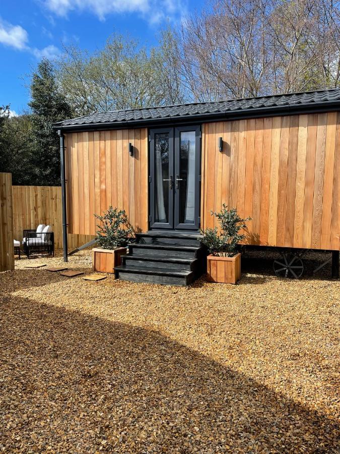 Dee Lodge With Private Hot Tub Llangollen Exterior photo