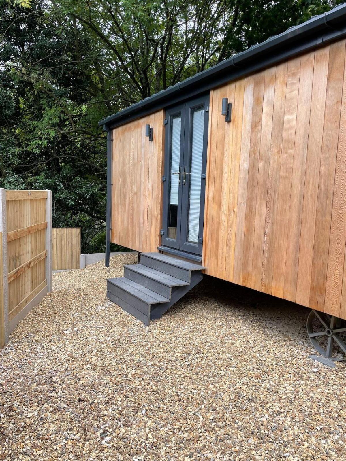 Dee Lodge With Private Hot Tub Llangollen Exterior photo